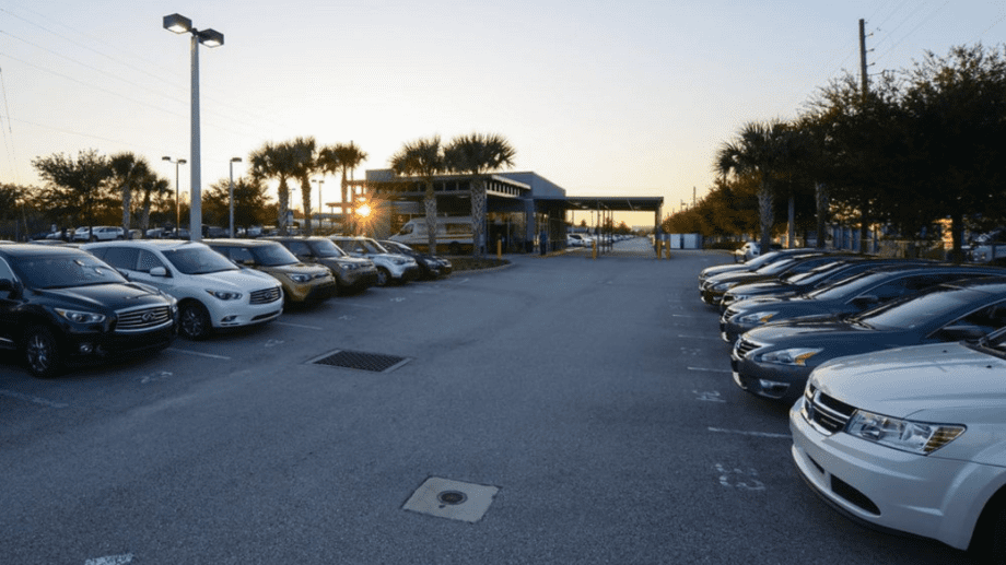 Parking at Airport Orlando
